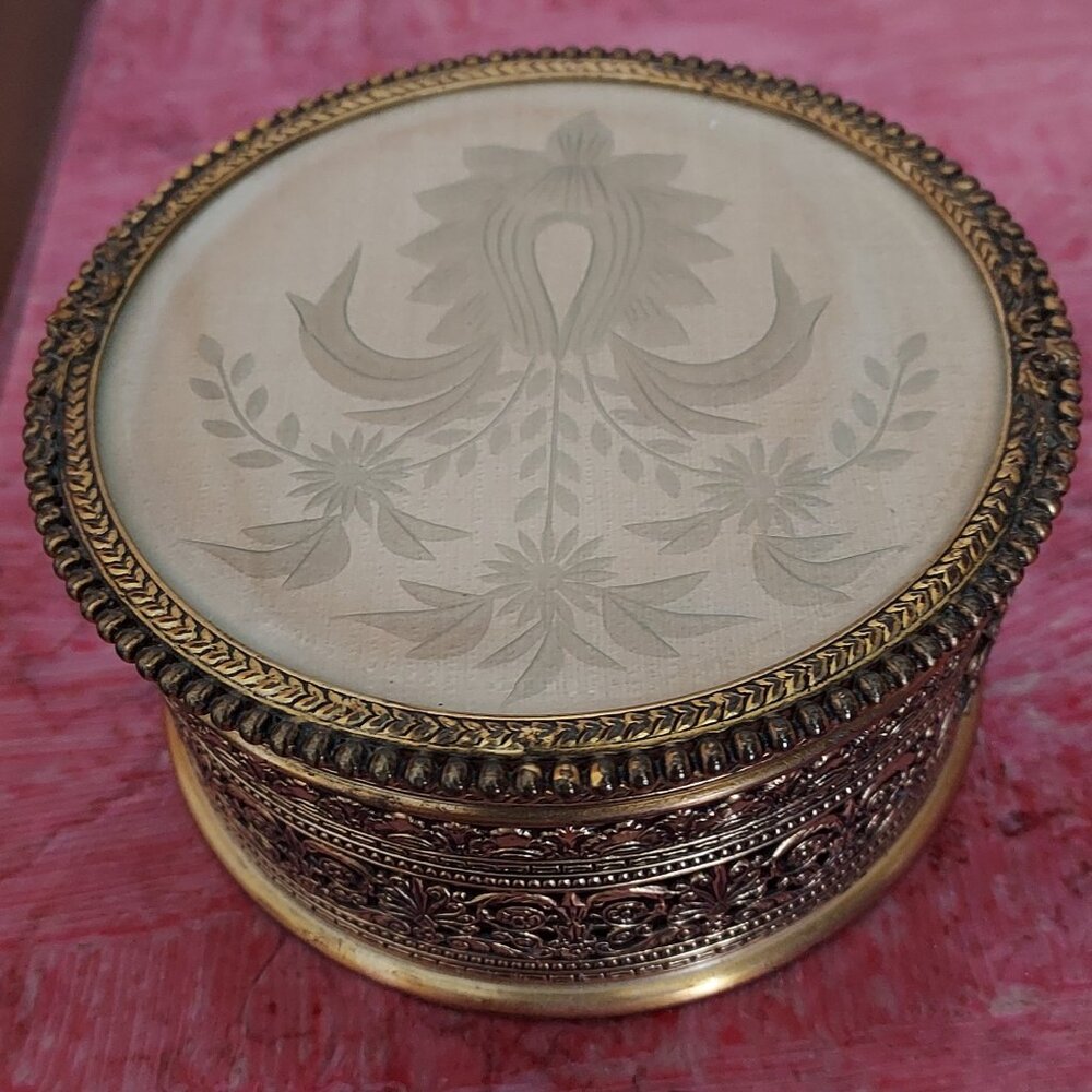 Vtg Apollo Gold Tone Metal Filigree Jewelry Box with Glass Top with Design